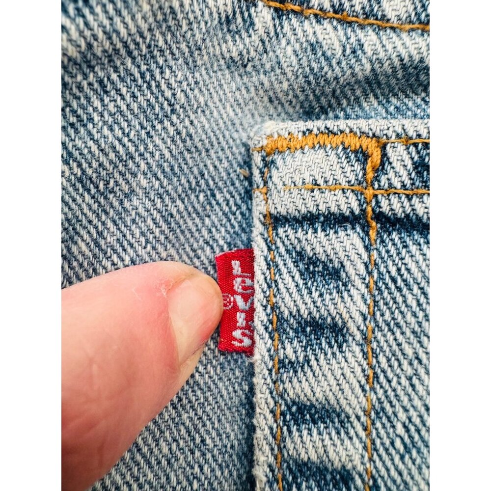 Vintage Levis 560 Mens Light Wash 90s Jeans W34 L32 Tapered Loose Fit USA Retro - Picture 3 of 10